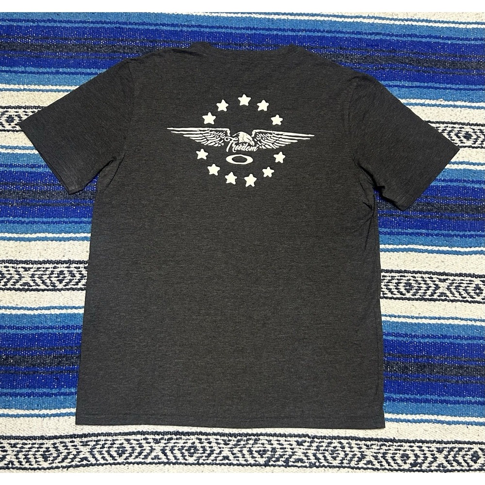 Oakley Men's Large Freedom Eagle Wings Stars Graphic T Shirt Gray Regular Fit